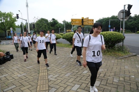爱护地球•医路同行----中山医学院举行师生徒步赛活动