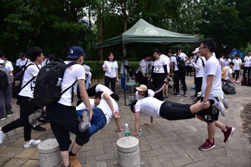 爱护地球•医路同行----中山医学院举行师生徒步赛活动