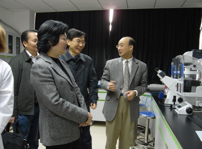 雷于蓝副省长到中山医学院考察调研