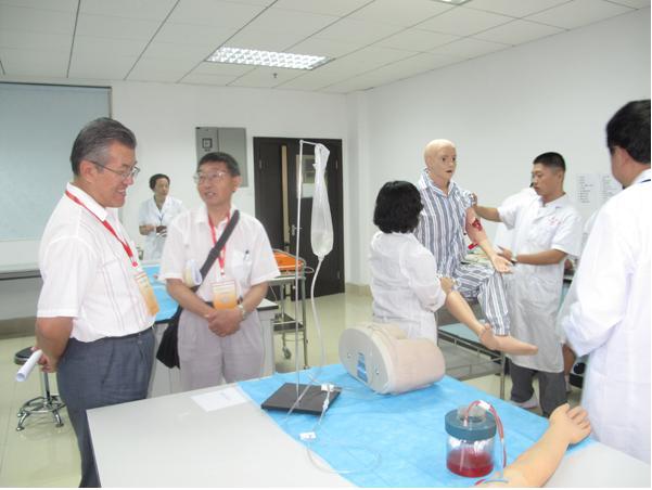 中山医学院首次承办医师资格实践技能考试